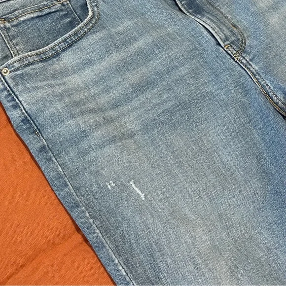 LEVI’S 724 HIGH RISE SLIM STRAIGHT WOMEN'S
JEANS - Picture 6 of 15